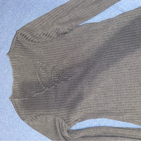 Solid lace up front  V neck long sleeve - Picture 1 of 2